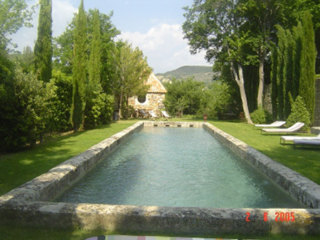 construction de piscines traditionnelles en Luberon